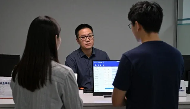 企业如何在业务发展中精准选择SEO优化服务